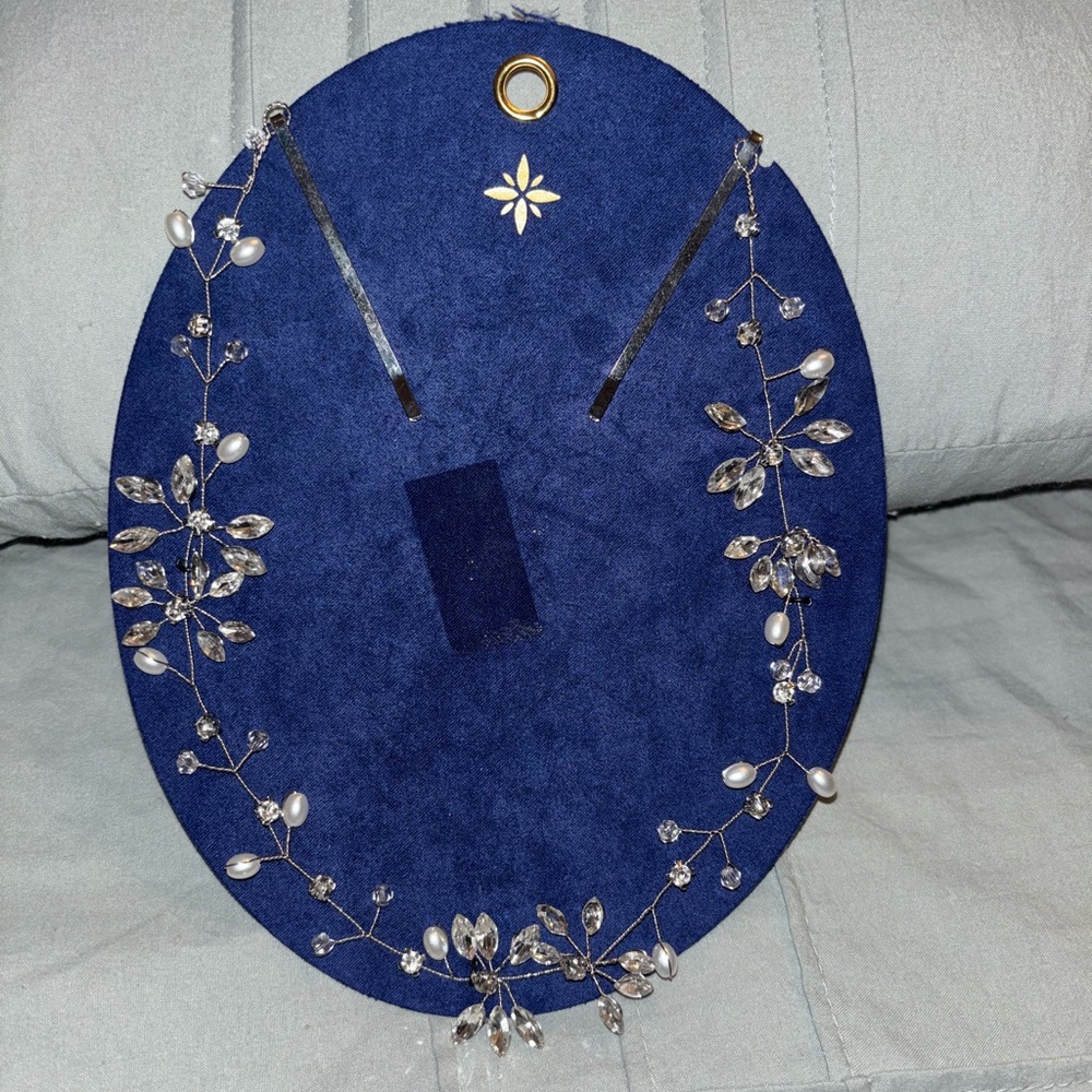 Bridal Elegant Silver and Pearl Floral Hair Vine